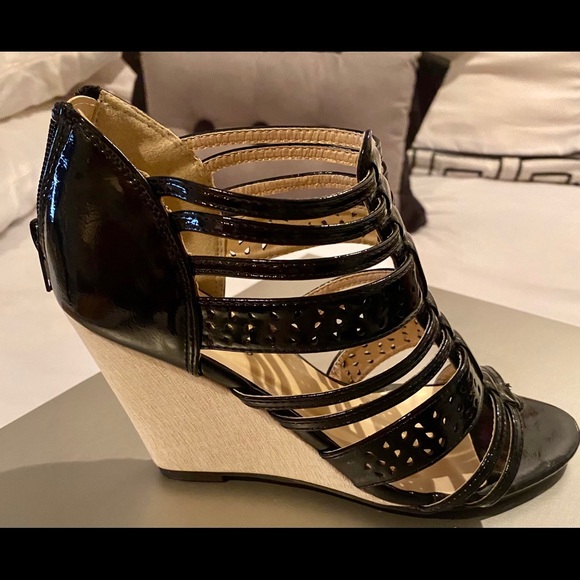 Open Toe Cutout Caged Wedge Heels - Picture 1 of 6